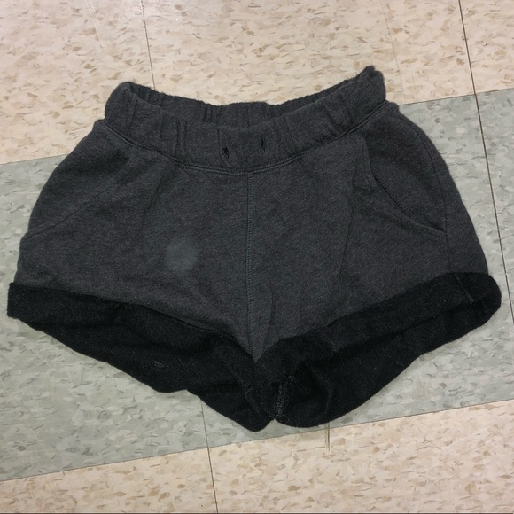 H&M Divided grey shorts - Picture 3 of 4